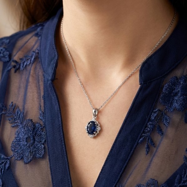 Komplet wisior i kolczyki z naturalnym szafirem i białym topazem srebro 925