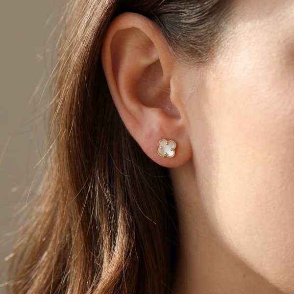 Kolczyki koniczyny sztyft z masą perłową złoto 585 