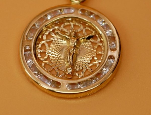 Medalik koło Jezus kamienie złoto 585 komunia