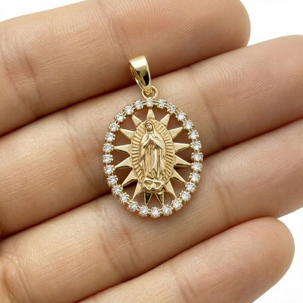 Medalik owalny z wizerunkiem i kamieniami złoto 585 