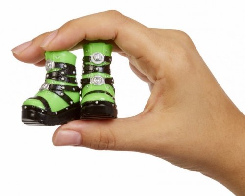 MGA Akcesoria  Rainbow High Buty display 27 sztuk
