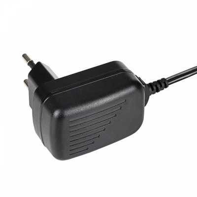 AKYGA Zasilacz 12V/1A AKYGA 12W 5.5X2.1MM Sieciowy uniwersalny