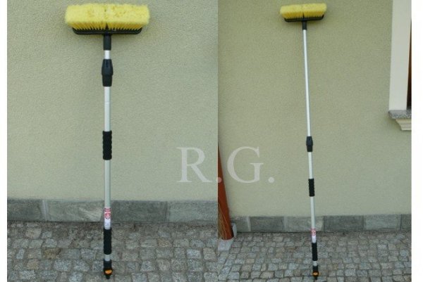 Waschbürste mit Wasserdurchlauf und Teleskopstiel 170cm