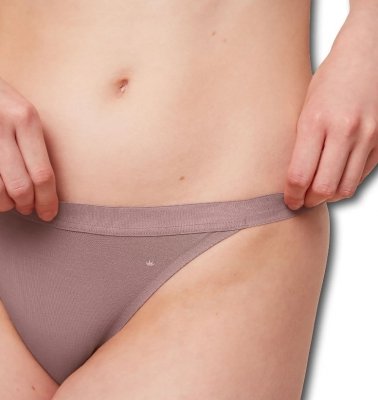 Majtki stringi Triumph Smart Natural Brazilian String  00ZE brązowe