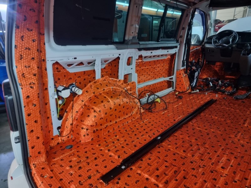 Wygłuszenie całego campervana wersja premium