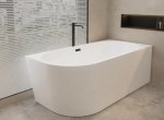 Balneo AVOLA  Wanna wolnostojąca narożna prawa 160 x 80 cm biała akrylowa z ramą ze stali nierdzewnej i 6 nóżkami stabilizującymi z przelewem i korkiem czarnym J0101030402-1