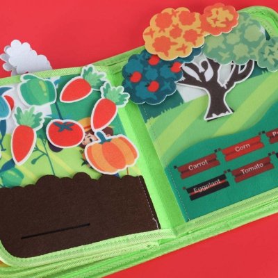 Książeczka sensoryczna edukacyjna manipulacyjna farma