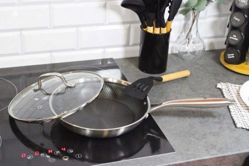 PATELNIA STALOWA Z POKRYWKĄ 28cm POWŁOKA PLASTER MIODU 5556