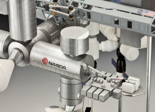 Revell Model plastikowy Zestaw upominkowy 25 rocznica International Space Station ISS  1/144