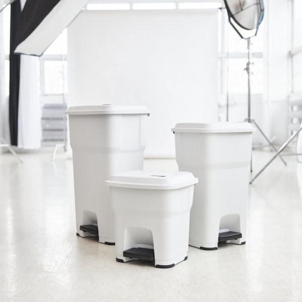 Kosz na śmieci z pedałem HERA 60L czarny