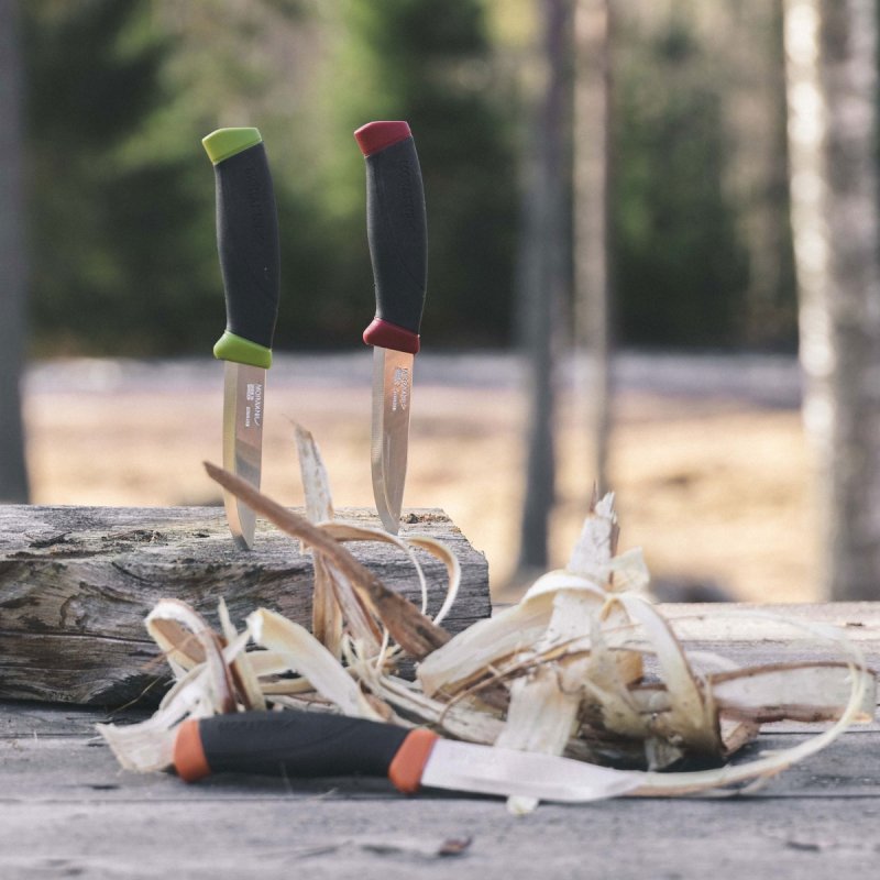 Nóż bushcraftowy Morakniv Companion czerwony 10 cm Sandvik