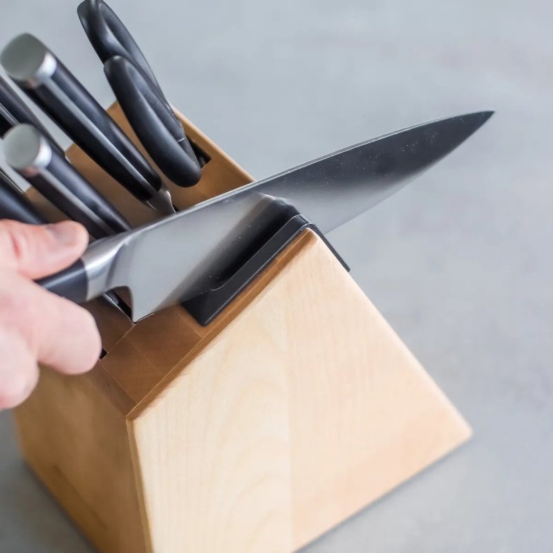 KitchenAid blok z 10 nożami, nożyczkami i ostrzałką 11-cz