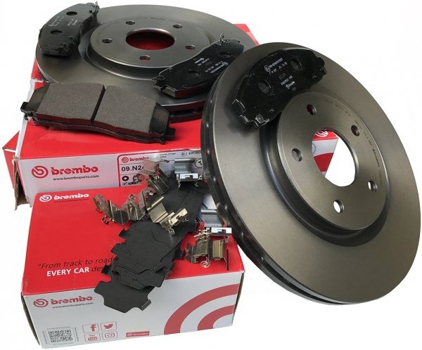 Klocki oraz tarcze hamulcowe przednie 330mm BREMBO Chrysler Voyager Town Country 2012-