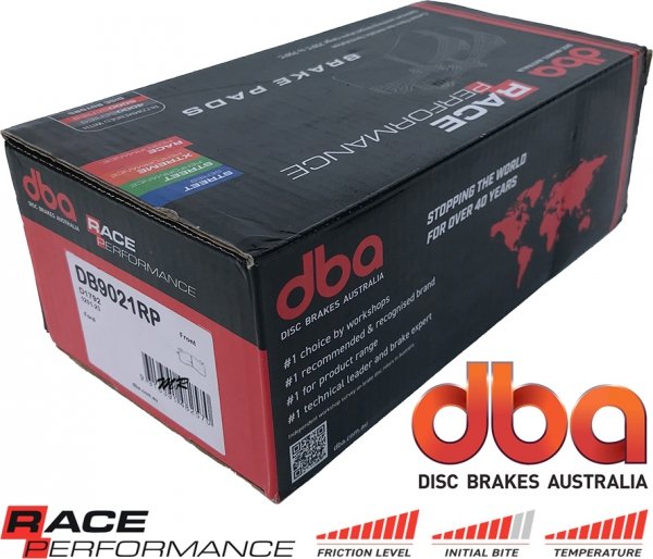Przednie klocki RACE PERFORMANCE + tarcze hamulcowe DBA seria 4000 T3 Ford Mustang 5,0 V8 2015-