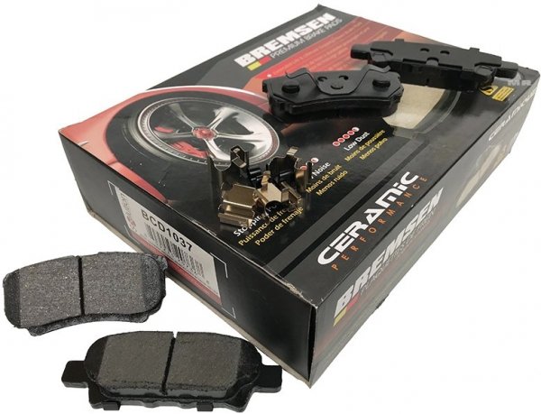 Klocki tylne ceramiczne Mitsubishi Outlander 2005-2006