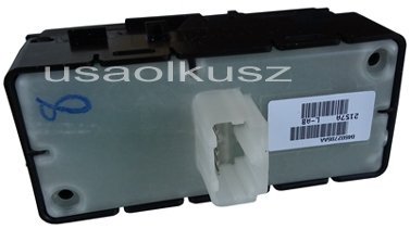 Przełącznik podnośnika szyby oraz centralnego zamka Chrysler 300C 2007-2010