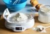 WAGA KUCHENNA Z PLASTIKOWĄ MISĄ (1 SZT)