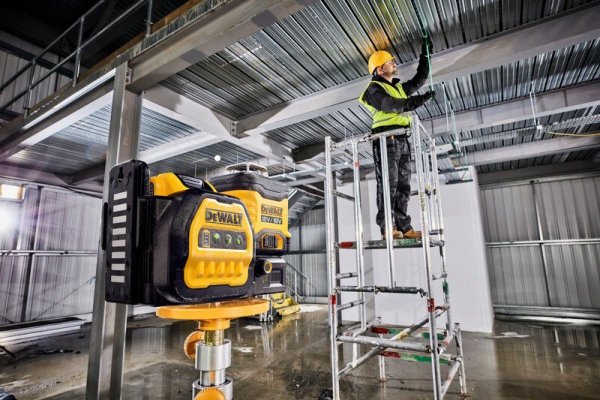 LASER LINIOWY 3-PŁASZCZYZNOWY 12/18V  ZIE. WIĄZKA XR 1*2.0AH (1 SZT)