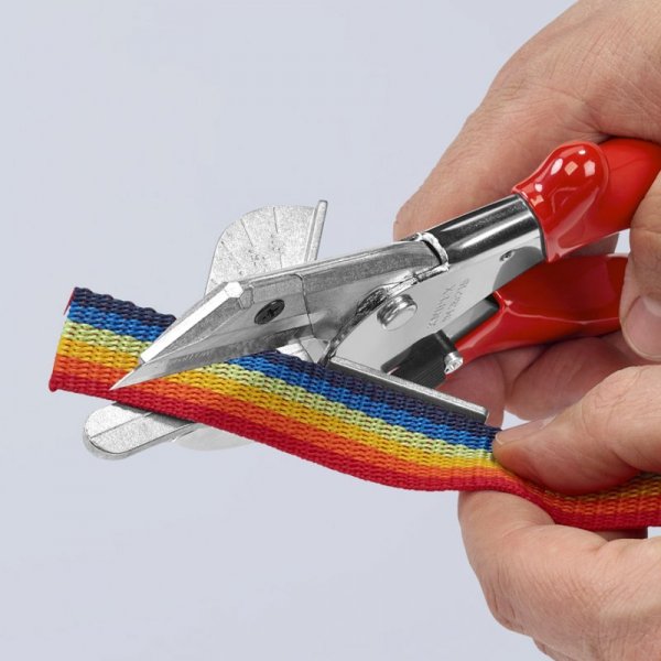 OBCINAK UCIOSOWY DO PROFILI Z TWORZYWA SZTUCZNEGO 215MM (1 SZT)