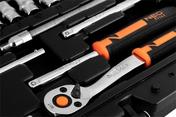 ZESTAW KLUCZY NASADOWYCH 1/4&#039;&#039; 46SZT (1 KPL)