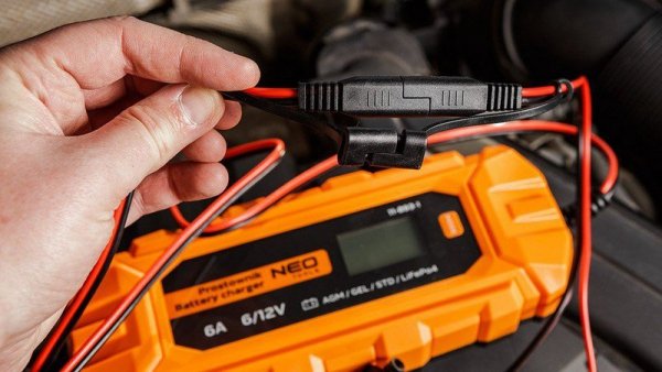 PROSTOWNIK AUTOMATYCZNY 6A/100W,3-150AH DO AGM/GEL (1 SZT)