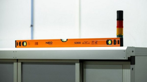 POZIOMICA ALUMINIOWA S300 3 LIBELLE 80CM. (1 SZT)