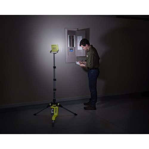 LAMPA AKUMULATOROWA NA TRÓJNOGU R18TL-0 18V 0*AH ONE+ (1 SZT)