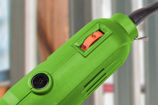 Miniszlifierka 135W, obroty 8000-35000 min⁻¹, walizka z akcesoriami