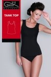 Top na ramiączkach – świetny wybór pod eleganckie marynarki i casualowe kardigany.