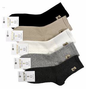 Stylowe skarpetki damskie z haftowanym misiem–miękkie i urocze 35-38