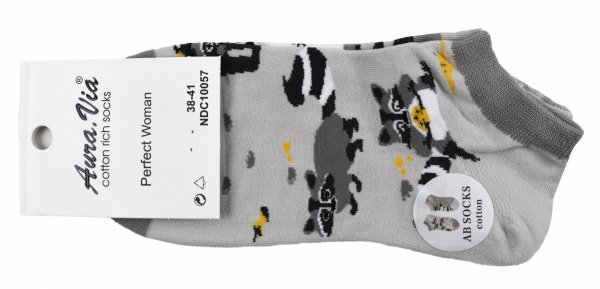 Zestaw oryginalnych skarpet Aura.Via dla kobiet, które lubią się wyróżniać. Każda skarpetka ma inny wzór – razem tworzą parę z charakterem i humorem.