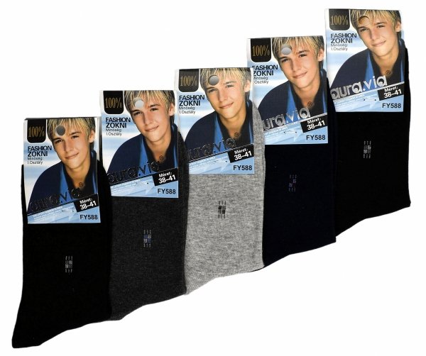 Zestaw skarpet chłopięcych wykonanych z bawełny zapewnia wyjątkowy komfort podczas codziennych aktywności. Subtelny haft nadaje stylu, a pięć uniwersalnych kolorów pasuje do sportowego i casualowego ubioru.