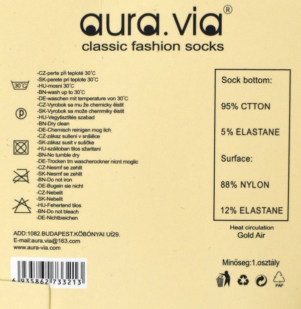 Podłoże wykonane z 95% bawełny, 5% elastan, część przylegająca - 88% nylon, 12% elastan