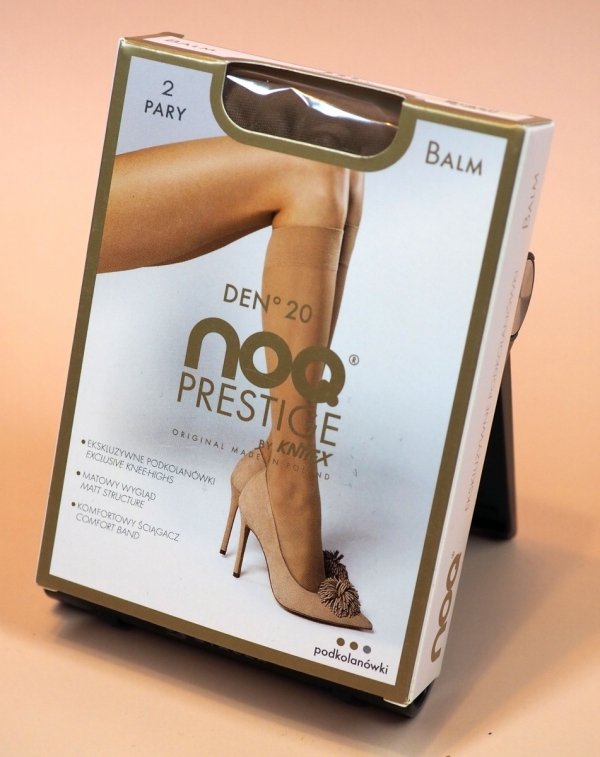 NOQ Prestige Balm 20 Den to damskie podkolanówki stworzone dla kobiet ceniących estetykę i wygodę. Specjalny splot nadaje im matowy wygląd, a efekt wygładzenia skóry sprawia, że nogi prezentują się wyjątkowo schludnie i kobieco.