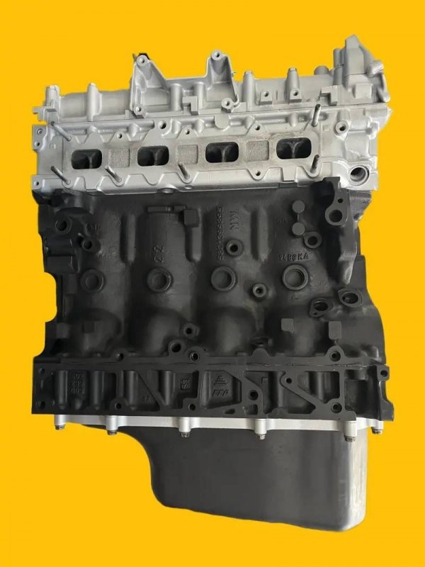 Widok boczny od strony kolektora wydechowego, kanały wydechowe głowicy