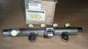 Original Einspritzrampe Commonrail + Sensor für Renault Clio 1.5 dci  106HP -10   , 8200815617 , 8200579287 , 8200397346