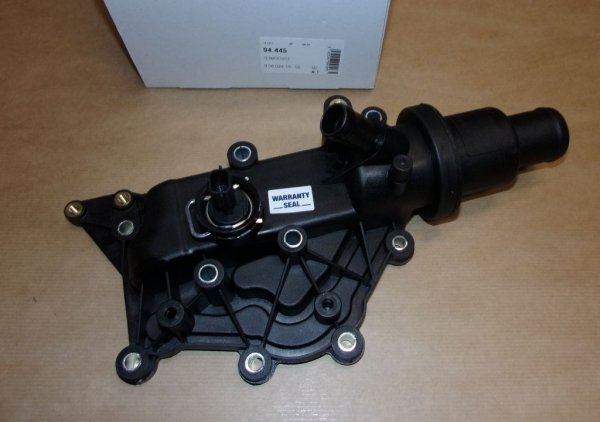 Thermostatgehäuse Renault  KANGOO II 1.6 16V , 8200700094