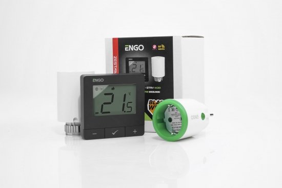 ENGO Controls Inteligentny zestaw ogrzewania Czarny (E25-BATB-4 + ETRV-M30 + EPlug WiFi)