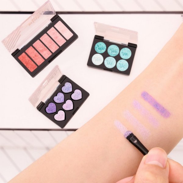 MGA Figurki Miniverse Make It Mini Makeup Display 15 sztuk