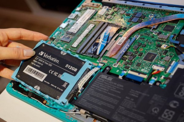 Dysk SSD Verbatim VI550 S3 49352 (512 GB ; 2.5&quot;; SATA III)