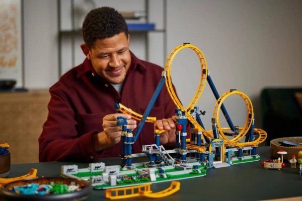 LEGO ICONS 10303 KOLEJKA GÓRSKA Z PĘTLAMI