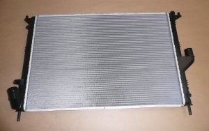 Original  Radiateur d'eau Dacia Sandero , 8200735039