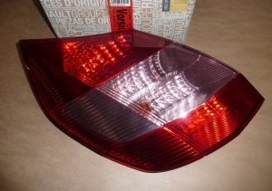 Original  Feu arrière Renault Scenic II gauche , 8200127704