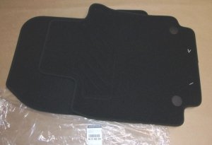 $ Original  Tapis en velours ensemble Renault Clio IV , 8201662293
