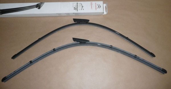 BALAI D'ESSUIE-GLACE Citroën C4 PICASSO 2008|} 800/750MM PLAT ,  1609883480