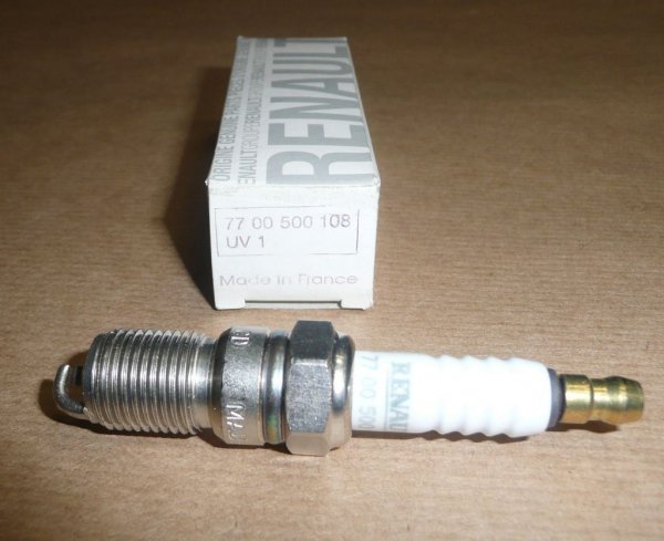 Original  Bougie d'allumage Renault Espace I, II, Safrane, 21, 25 Citroën BX, C15, Peugeot 104 ,  7700500108
