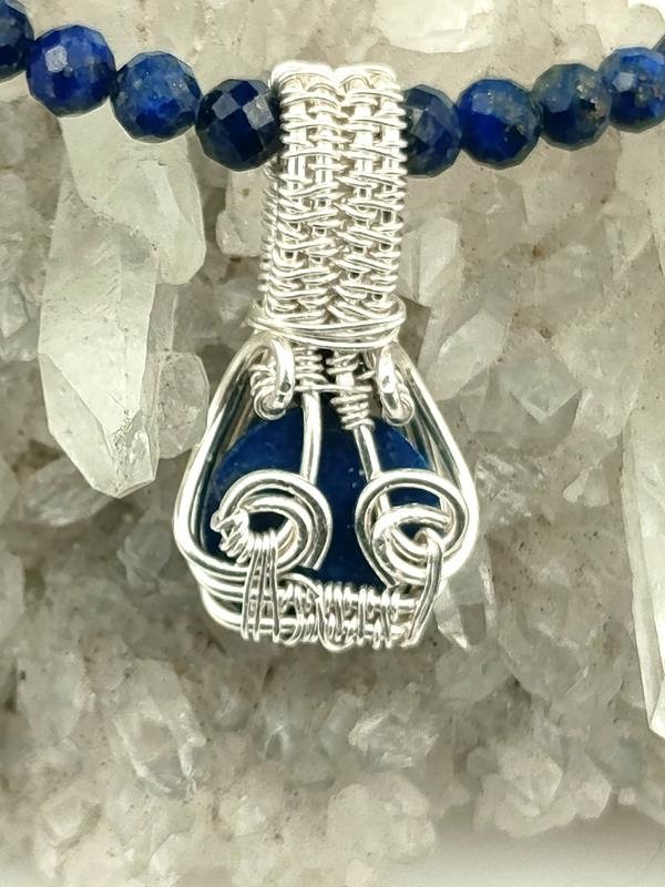 Wisiorek - zdjęcie od spodu