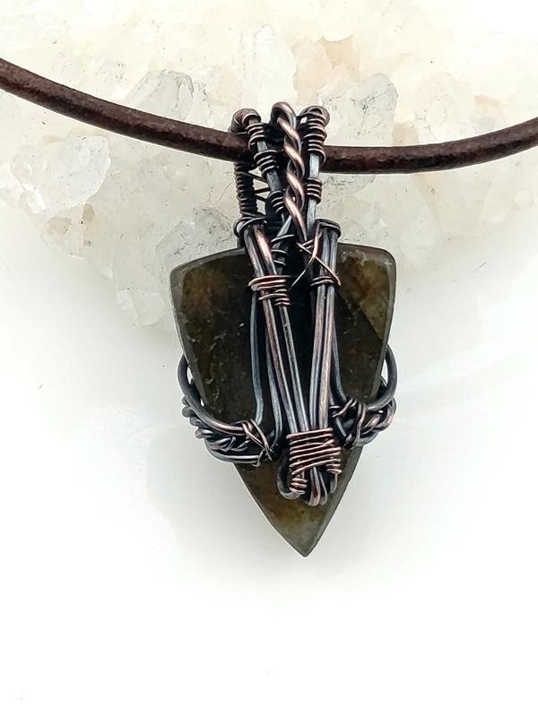 Zdjęcie wisiorka od spodu