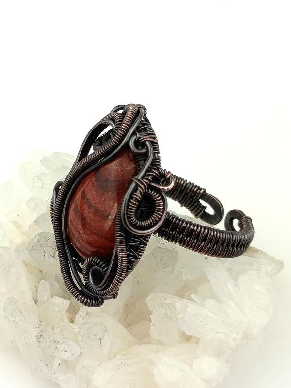 Jaspis czerwony - pierścionek miedziany 28x21 mm, rozmiar 16 – regulowany, rękodzieło