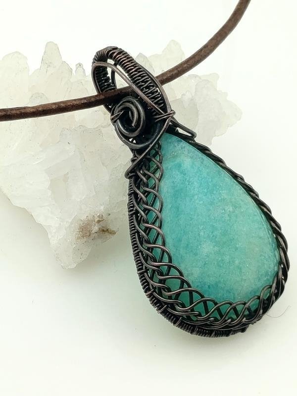 Wisior miedziany z amazonitem dla znaku Panny, Raka, Wagi, Bliźniąt, Lwa, Barana i Skorpiona